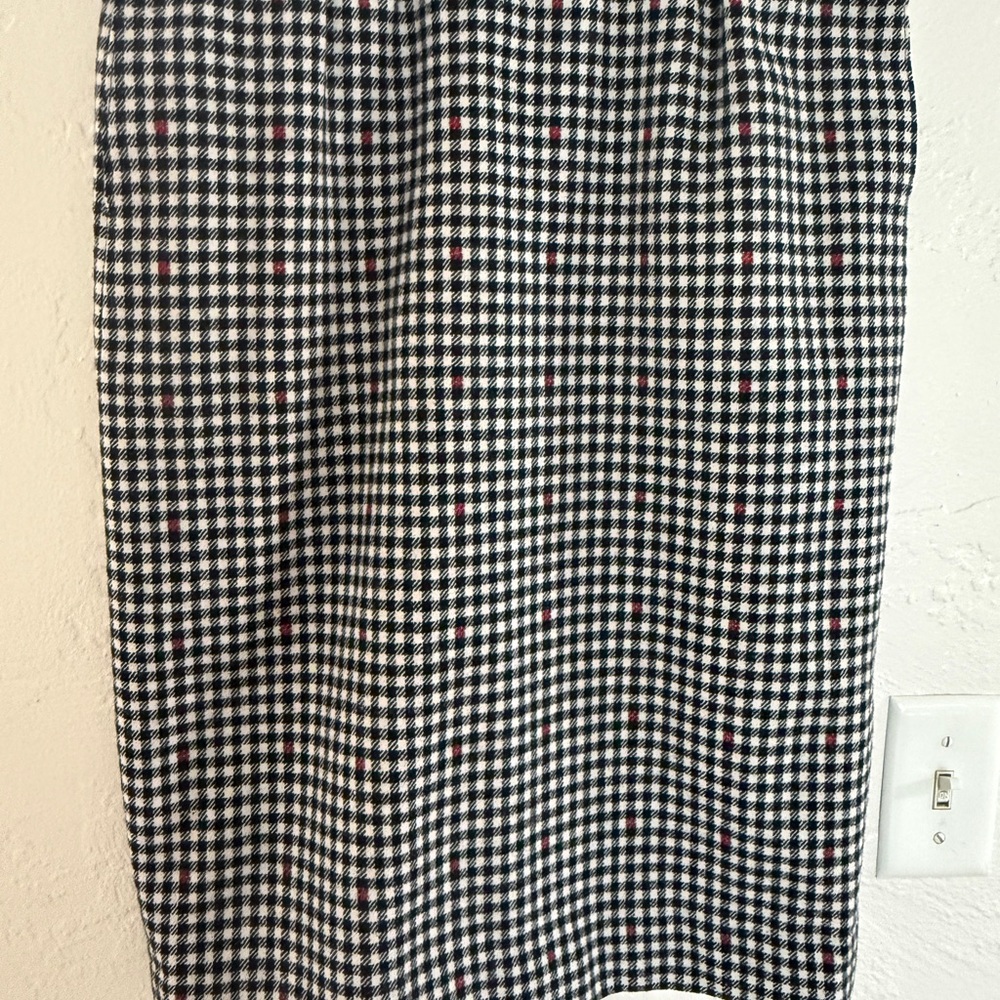 Pendleton Black and White Houndstooth Skirt with Red Details - Picture 3 of 7